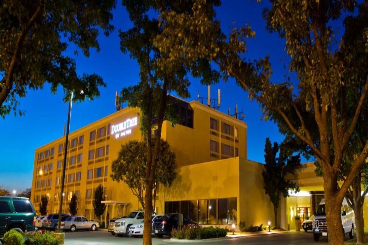 Doubletree By Hilton Wichita Airport Hotel Eksteriør billede