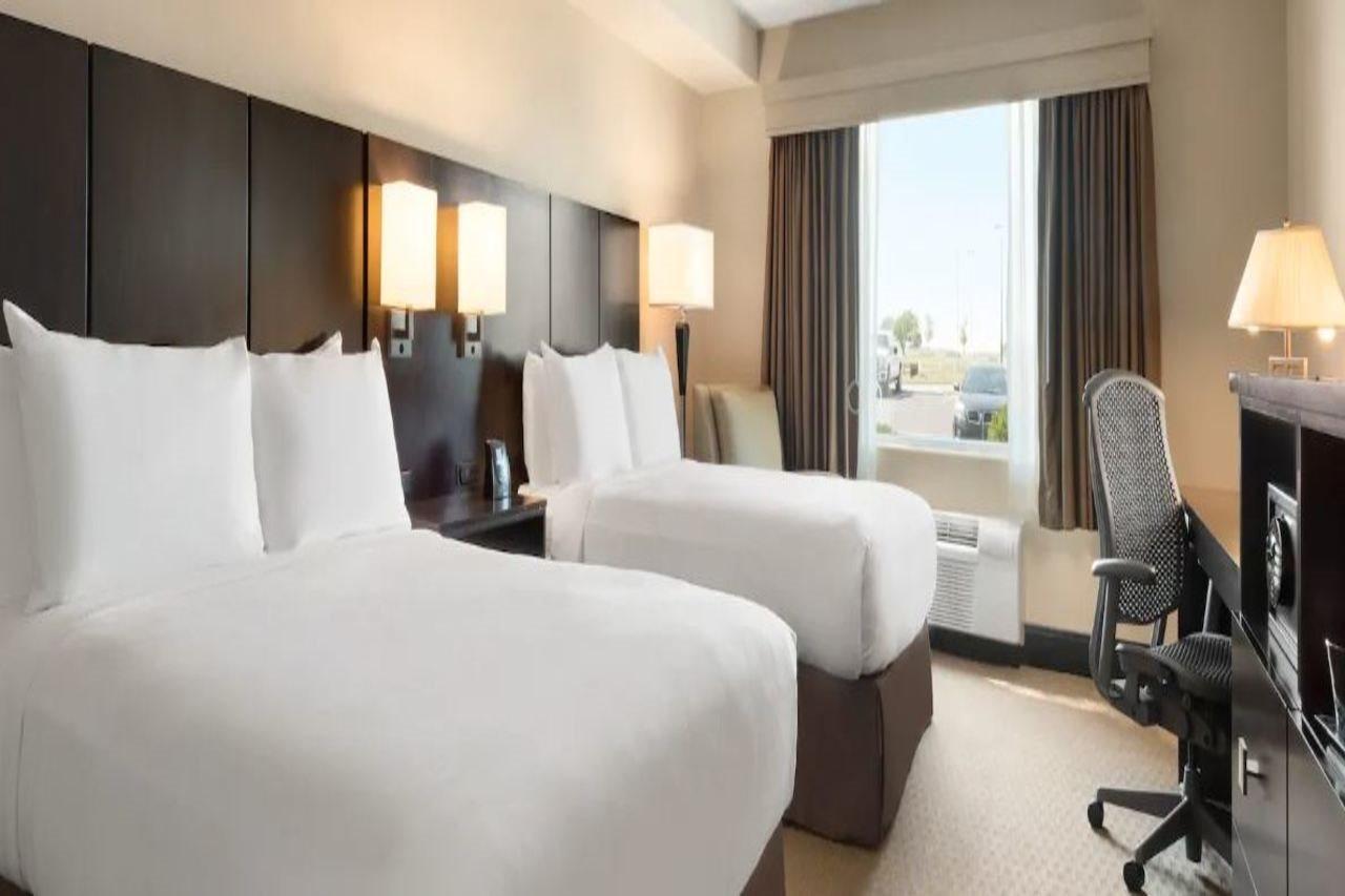 Doubletree By Hilton Wichita Airport Hotel Eksteriør billede