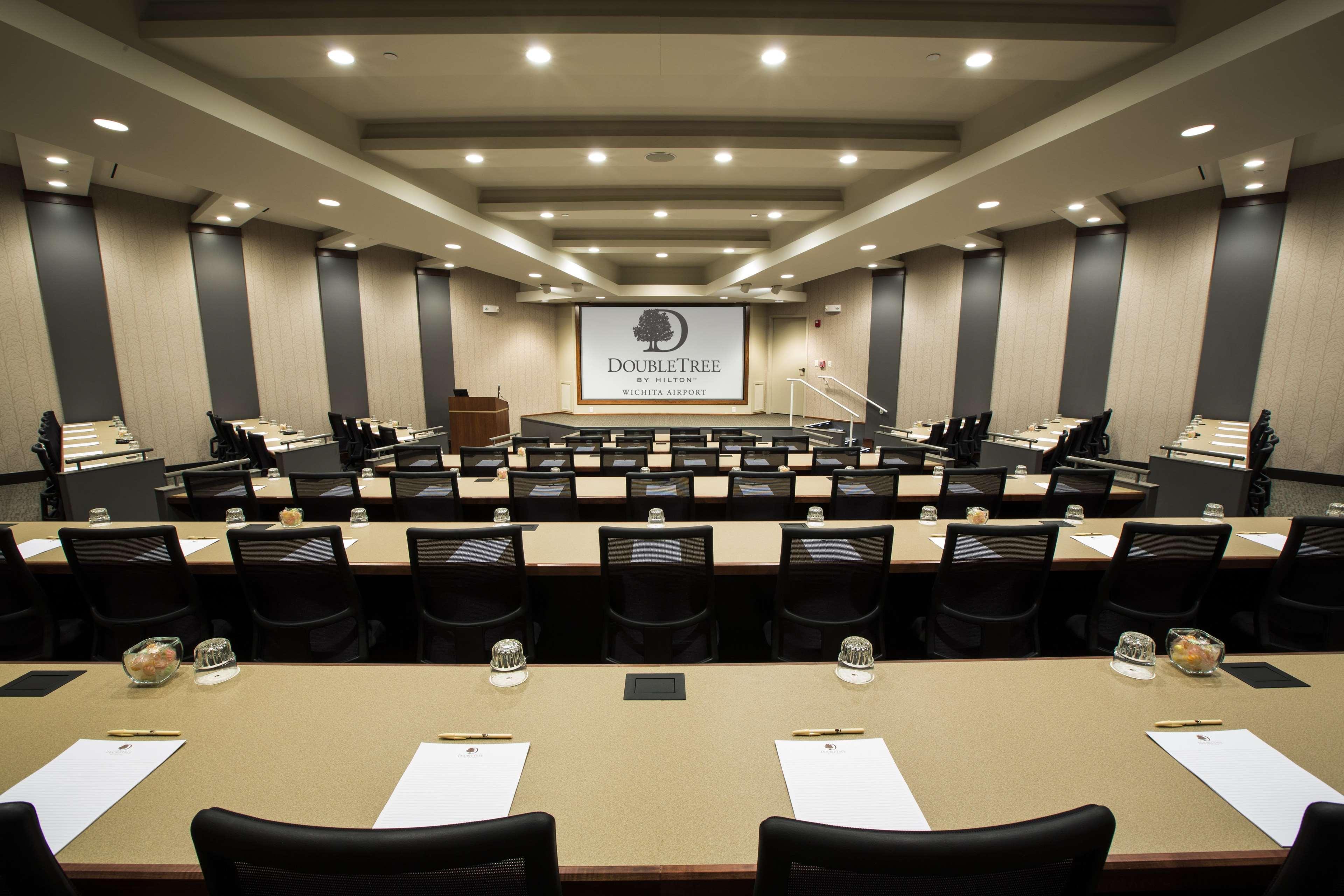 Doubletree By Hilton Wichita Airport Hotel Business billede