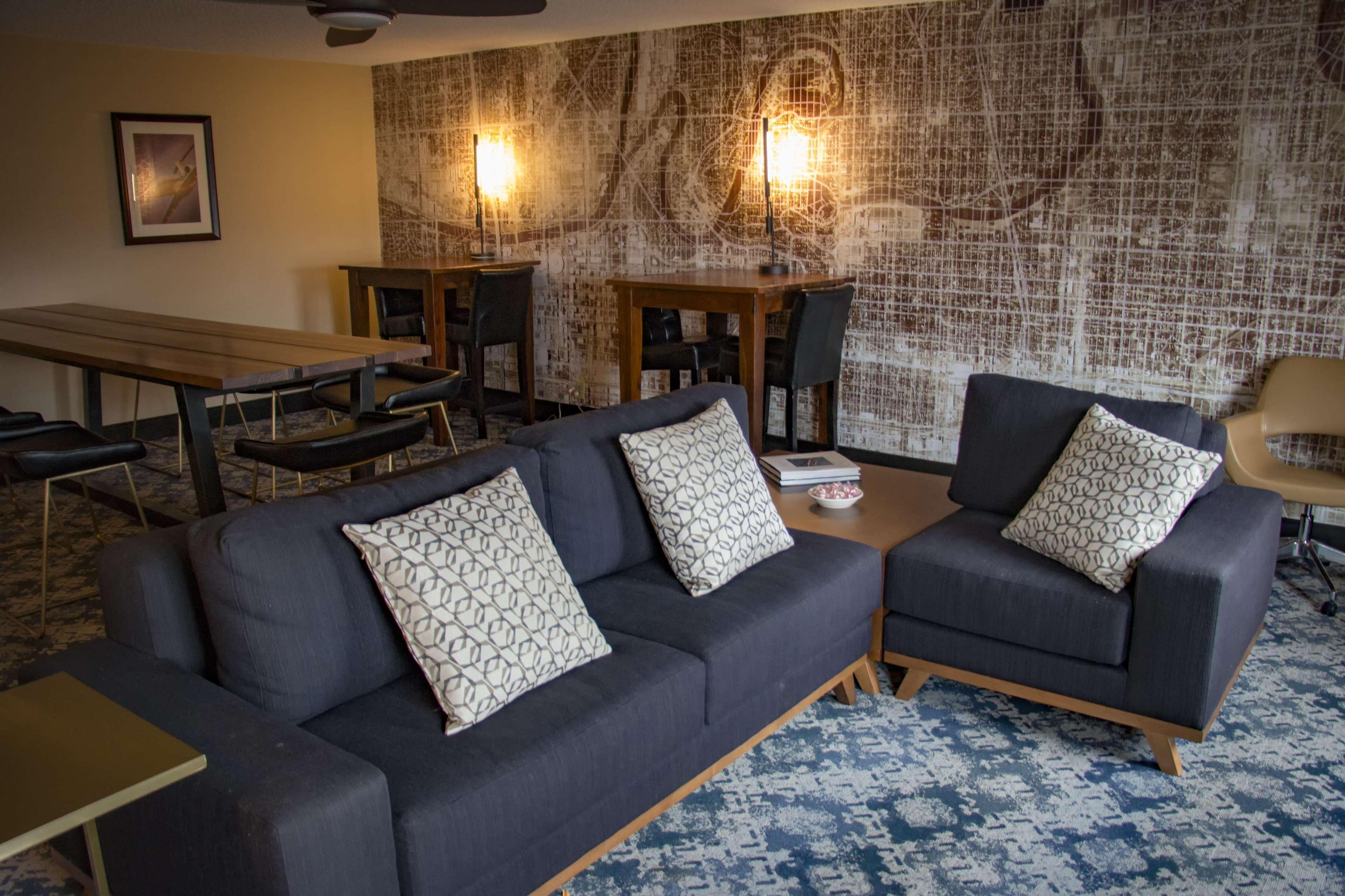 Doubletree By Hilton Wichita Airport Hotel Eksteriør billede