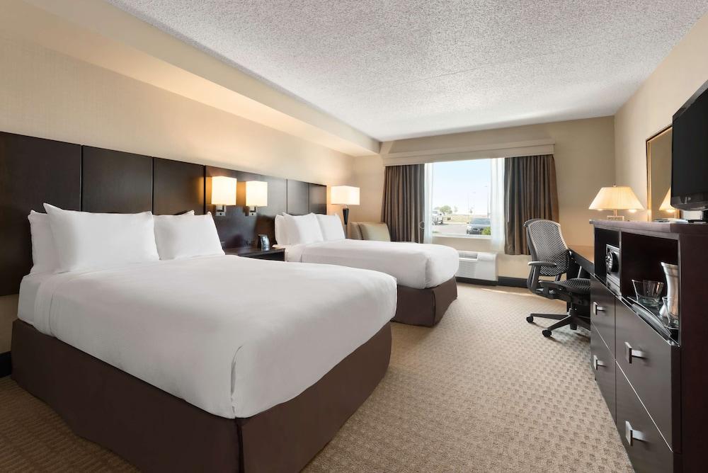 Doubletree By Hilton Wichita Airport Hotel Eksteriør billede