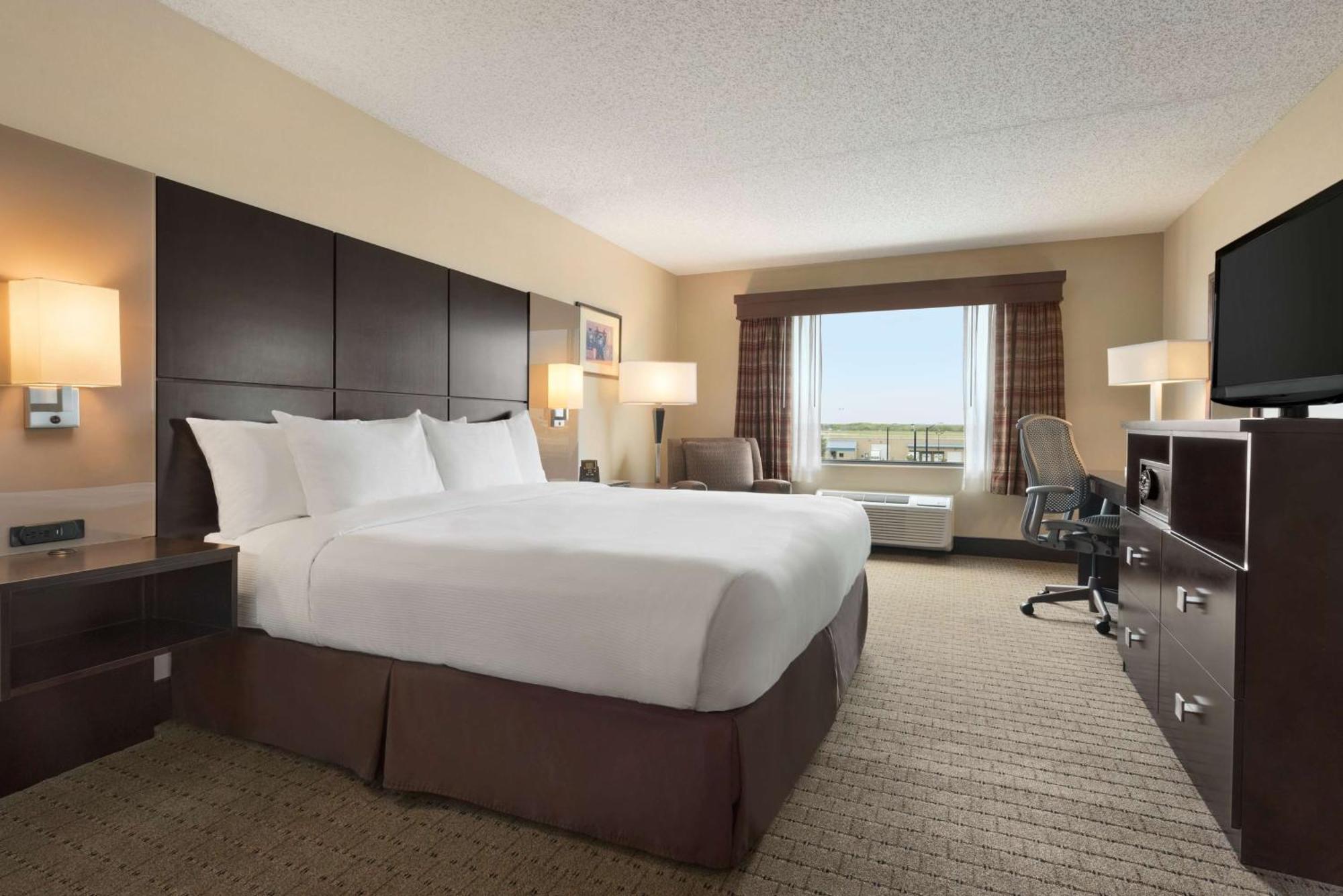 Doubletree By Hilton Wichita Airport Hotel Eksteriør billede