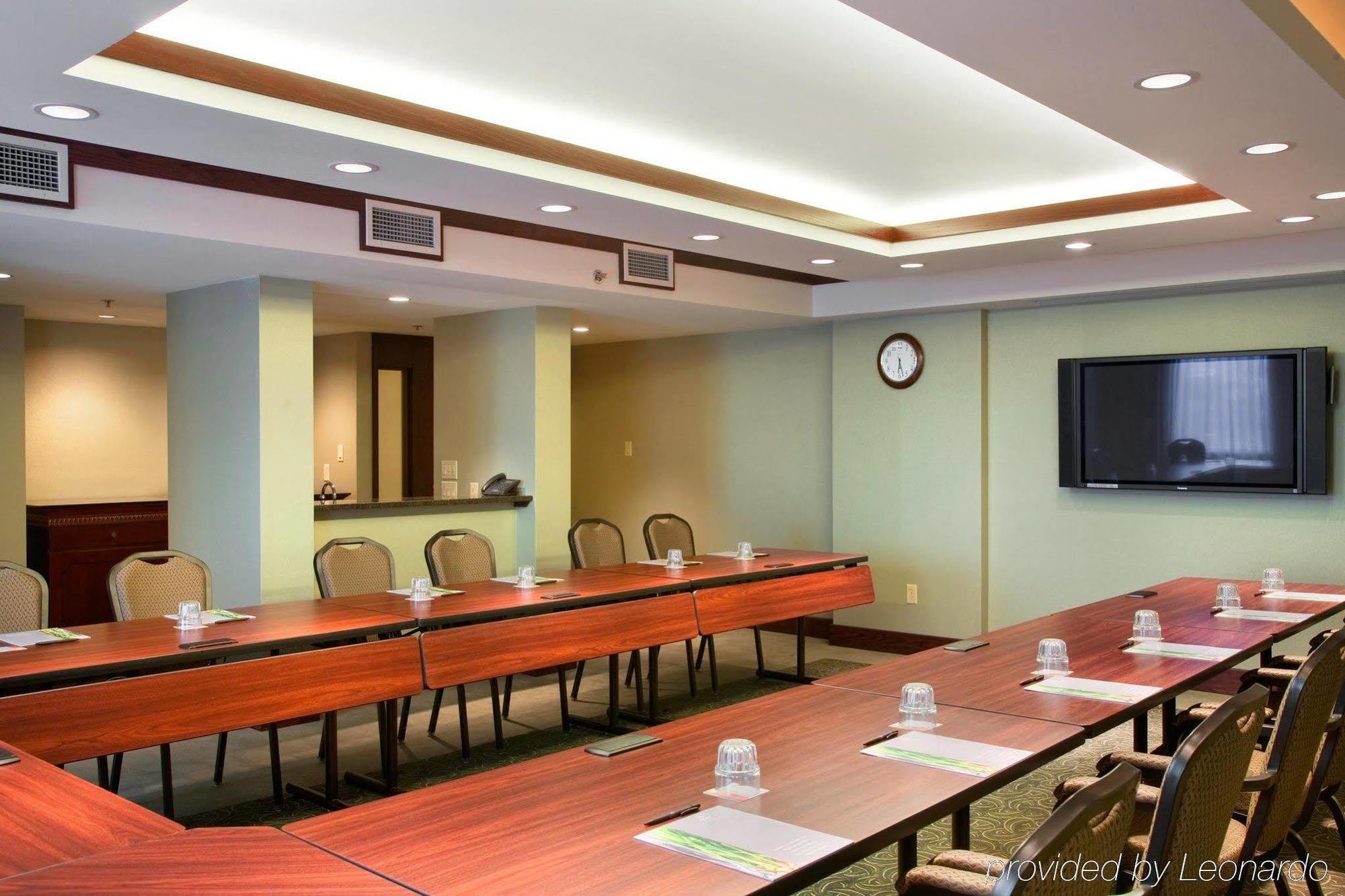 Doubletree By Hilton Wichita Airport Hotel Faciliteter billede