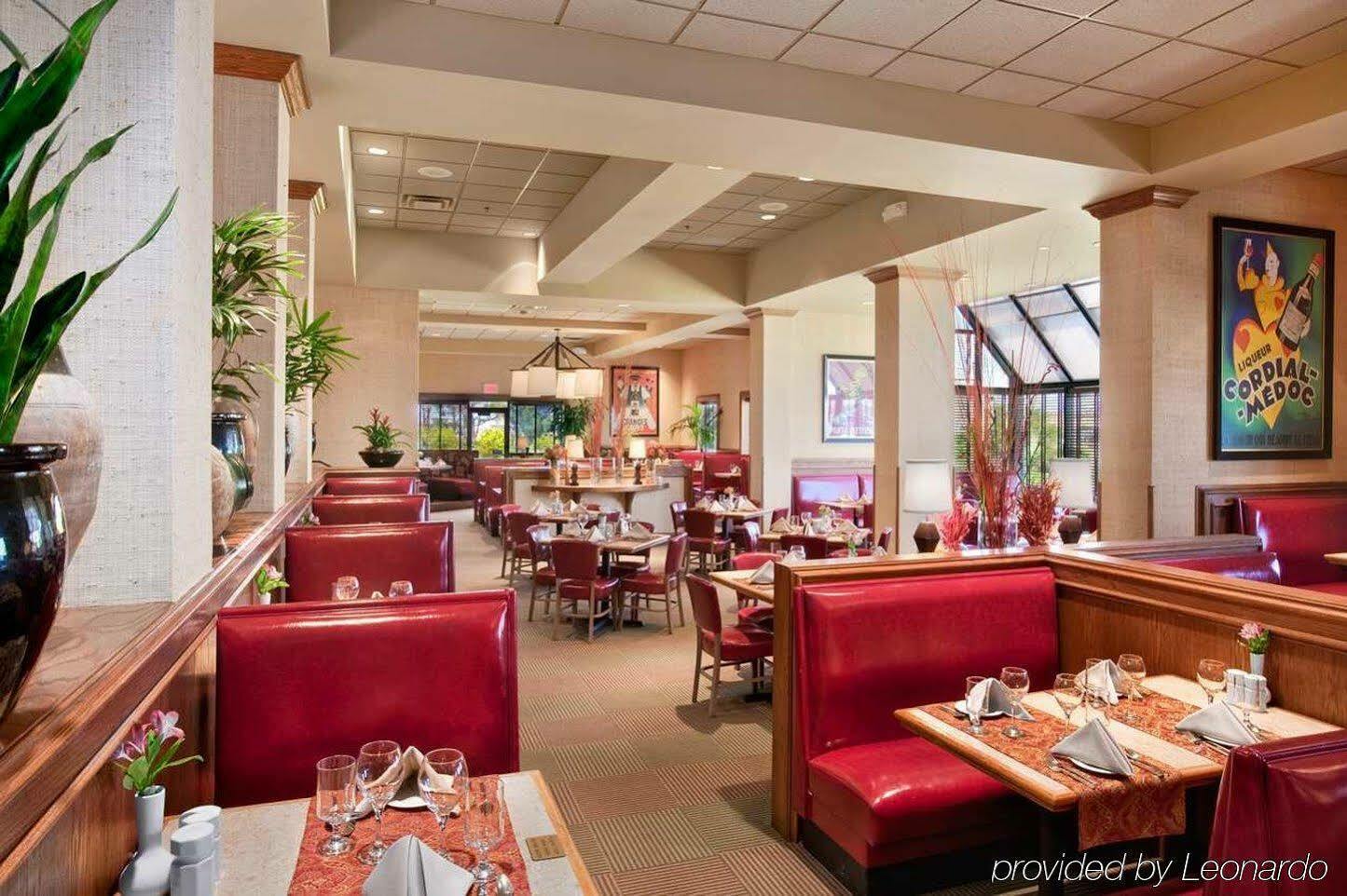 Doubletree By Hilton Wichita Airport Hotel Eksteriør billede